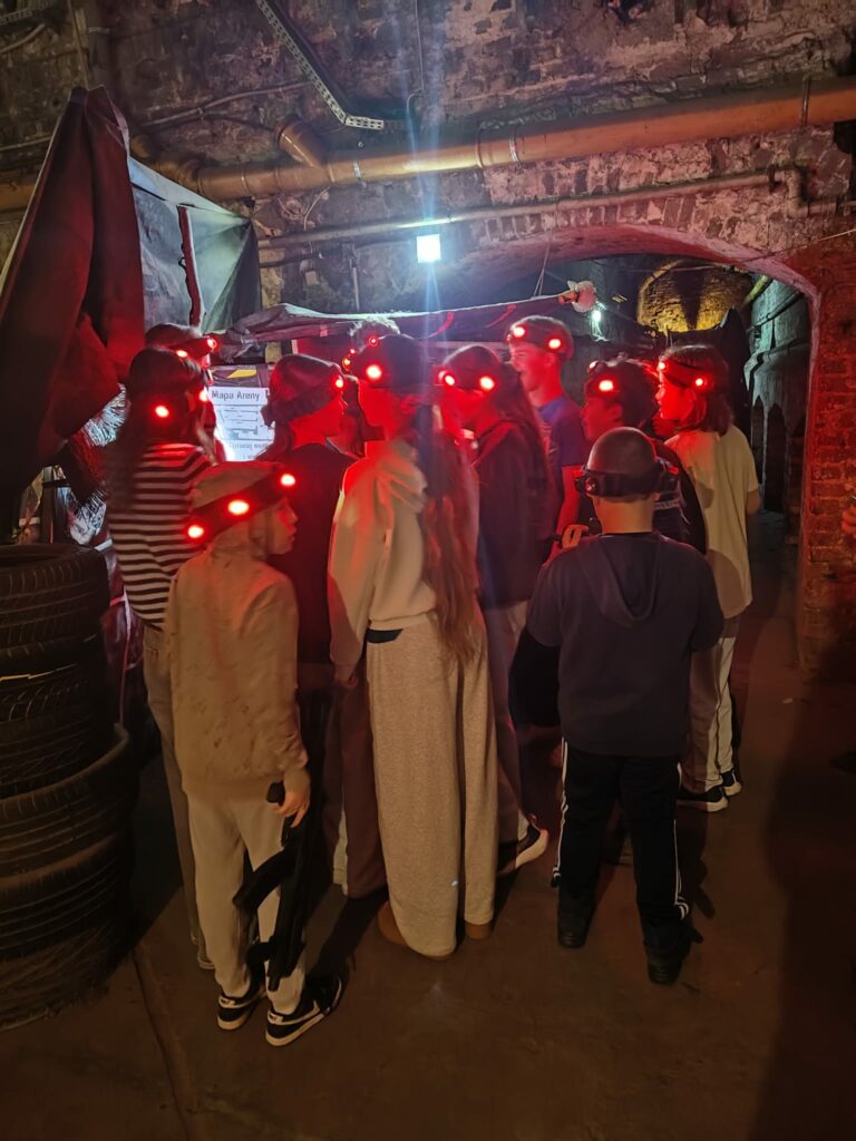 Międzynarodowy Zimowy Obóz Badmintona 2026 - integracja laser tag